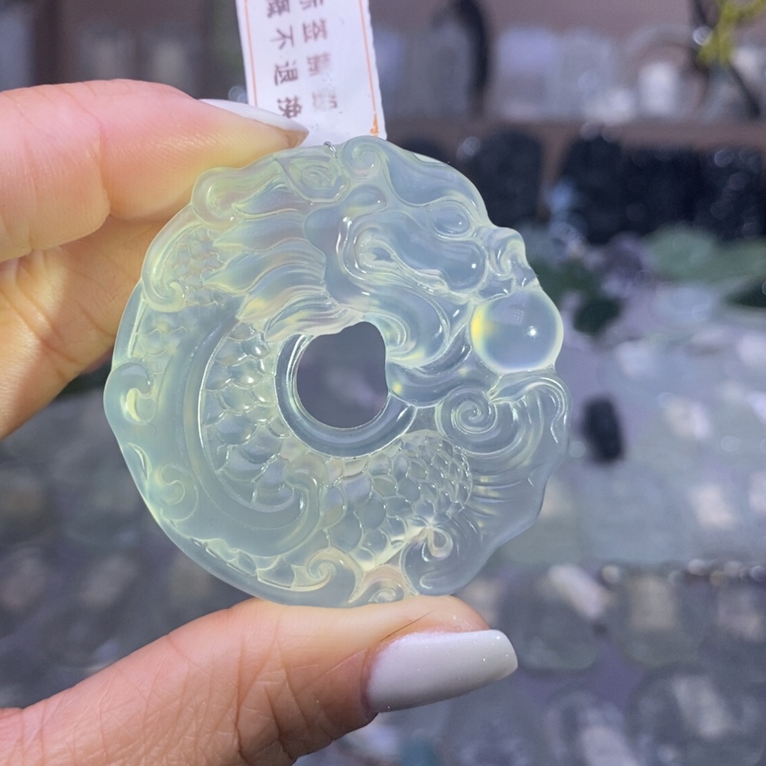 酷****蛇纹石玉未镶嵌颈饰
