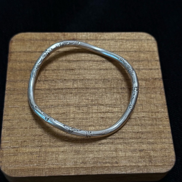 925银手链 泰国纯银手工不规则设计款手镯