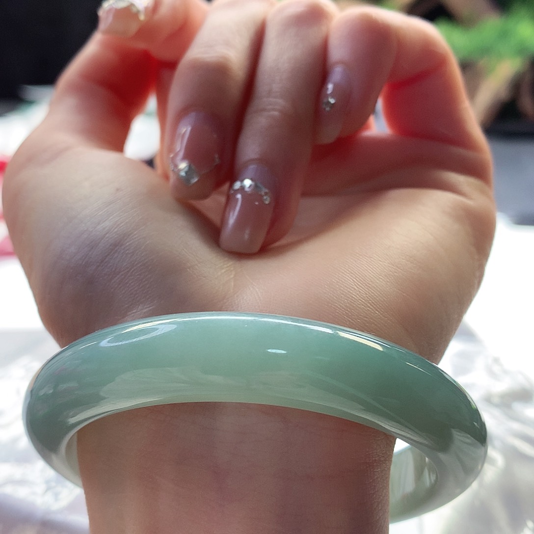 翡翠手镯未镶嵌天然翡翠58-59满色湖水绿百搭耐看款