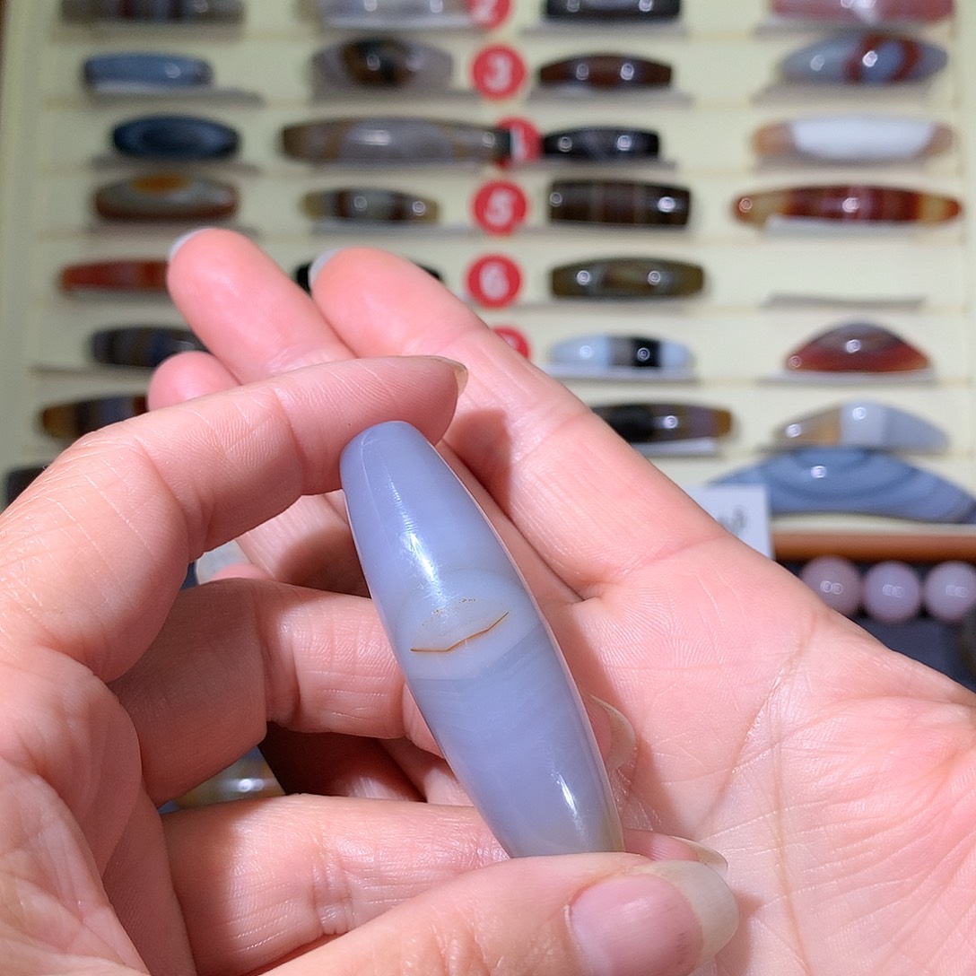 一***光玛瑙/玉髓未镶嵌颈饰