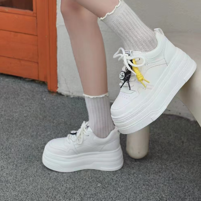 新款休闲小白鞋增高真皮女鞋