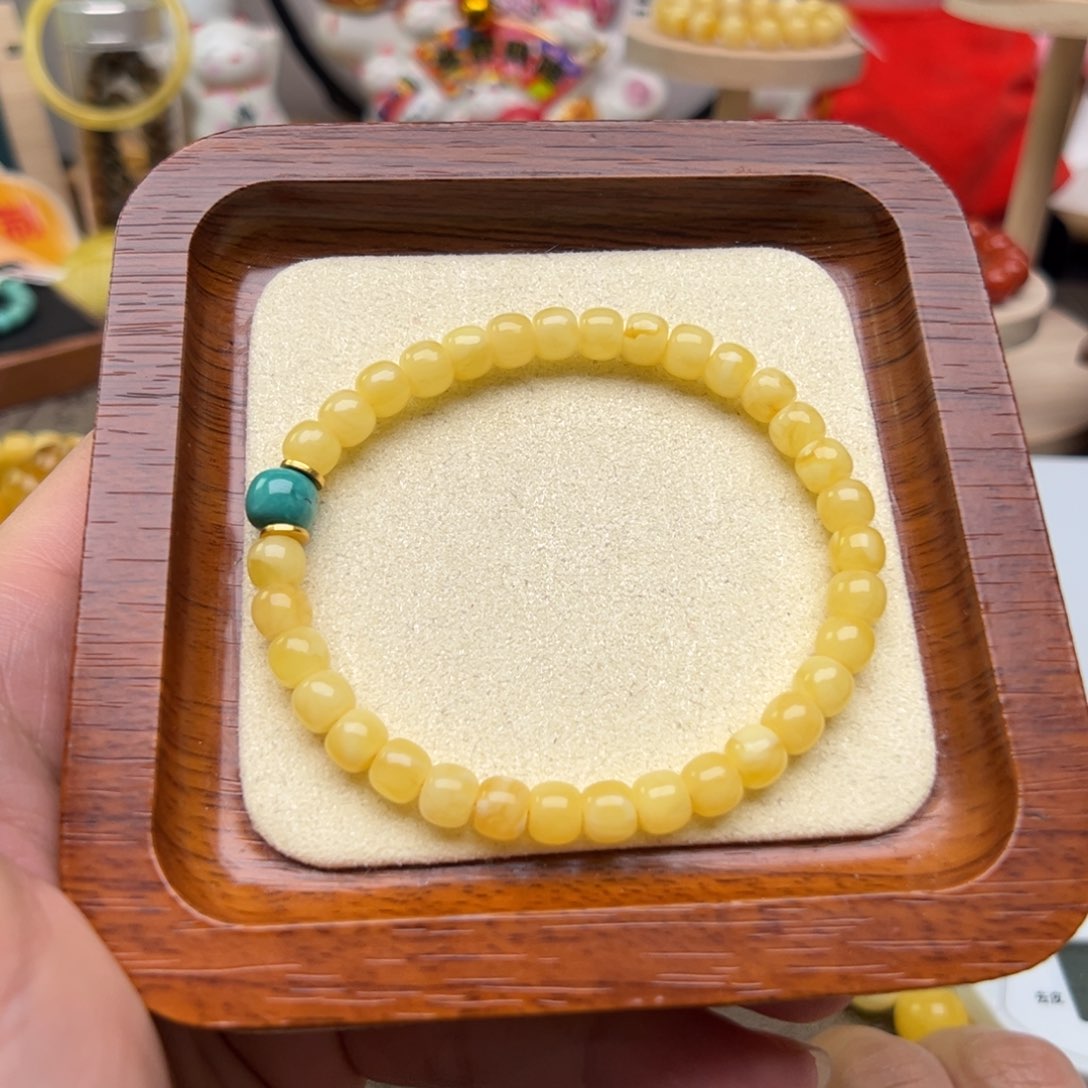 琥珀裸石未镶嵌琥珀裸石未镶嵌98