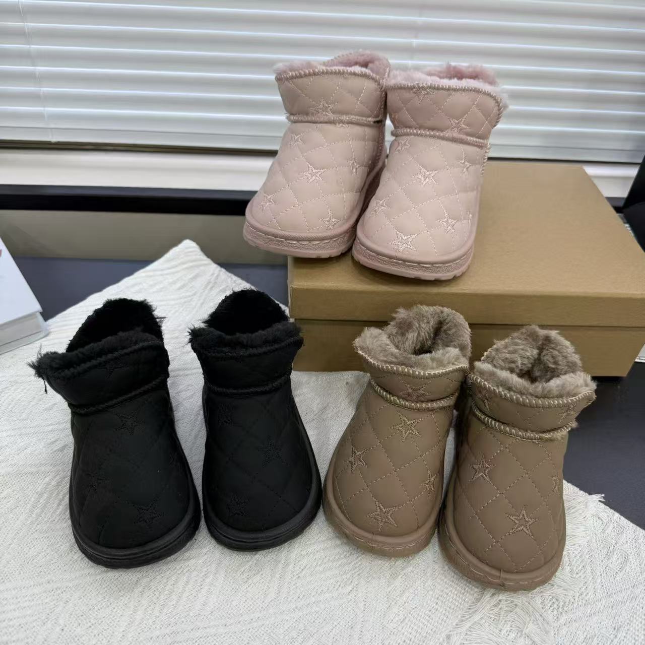 5612立体星星加厚雪地靴