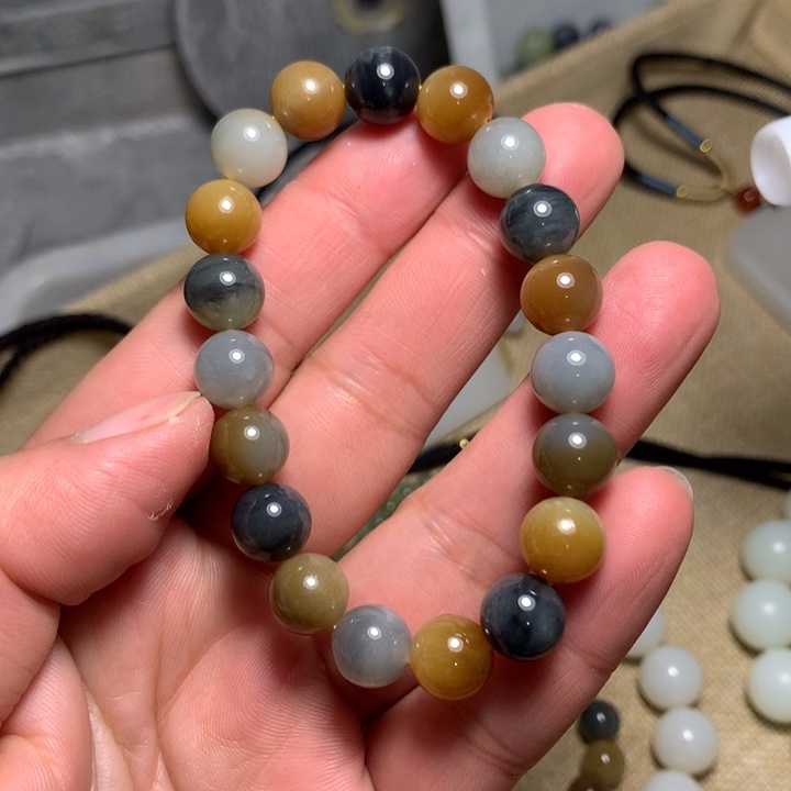 和田玉未镶嵌手串