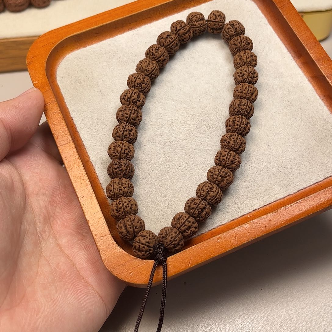 金刚菩提手串凹底梅花