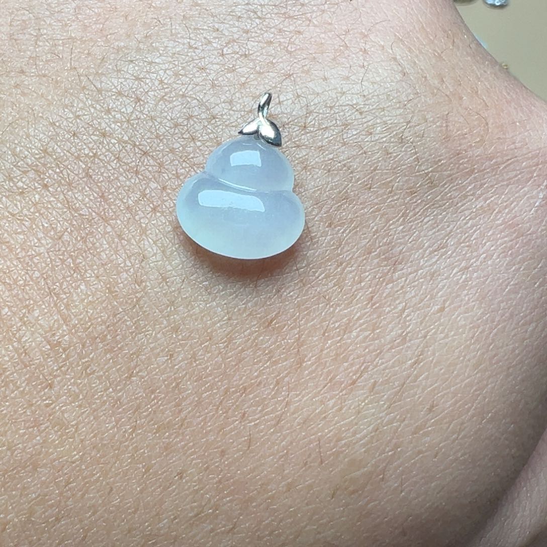 翡翠颈饰18K金镶嵌葫芦