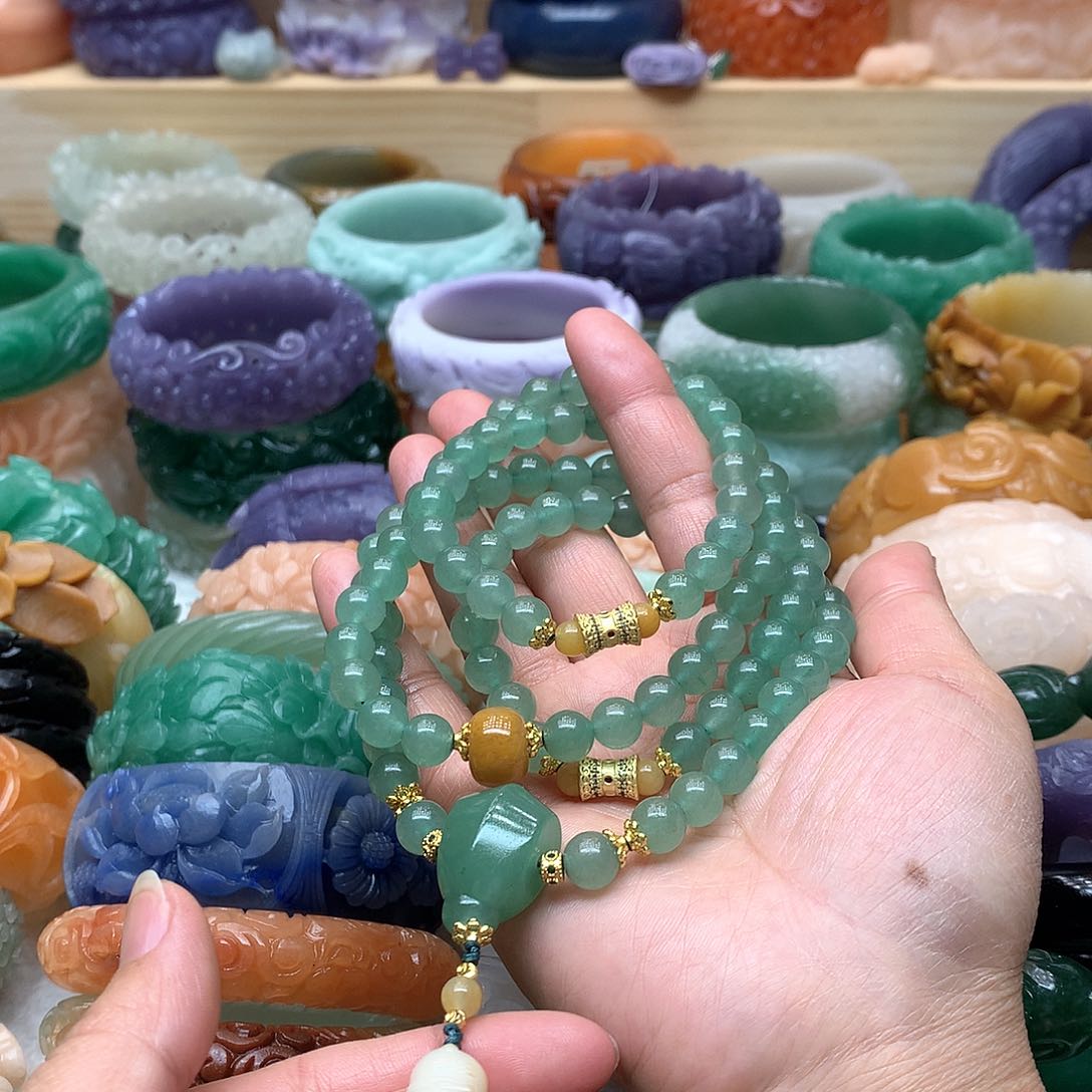 未镶嵌手镯石英质玉