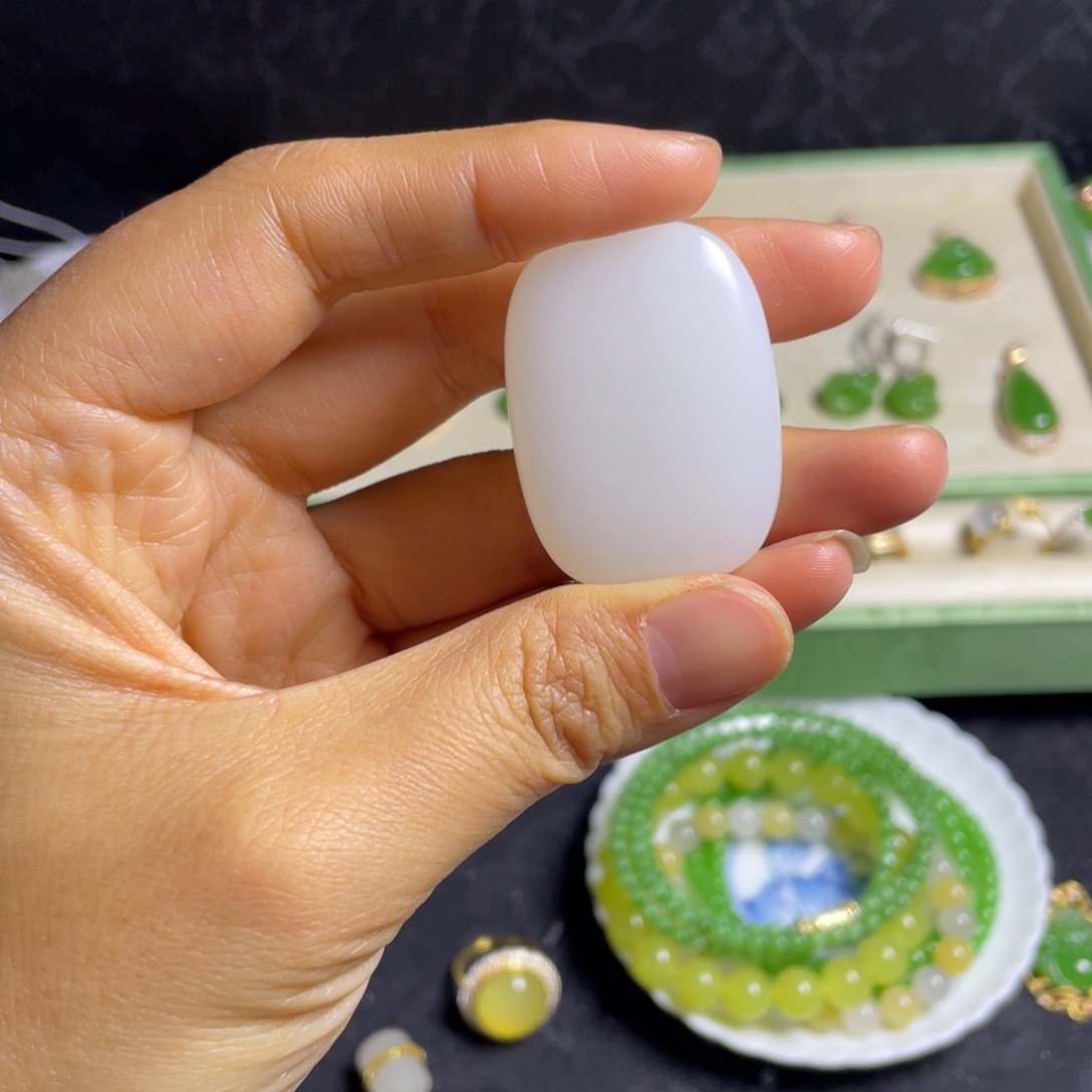 瑞***应和田玉未镶嵌挂件