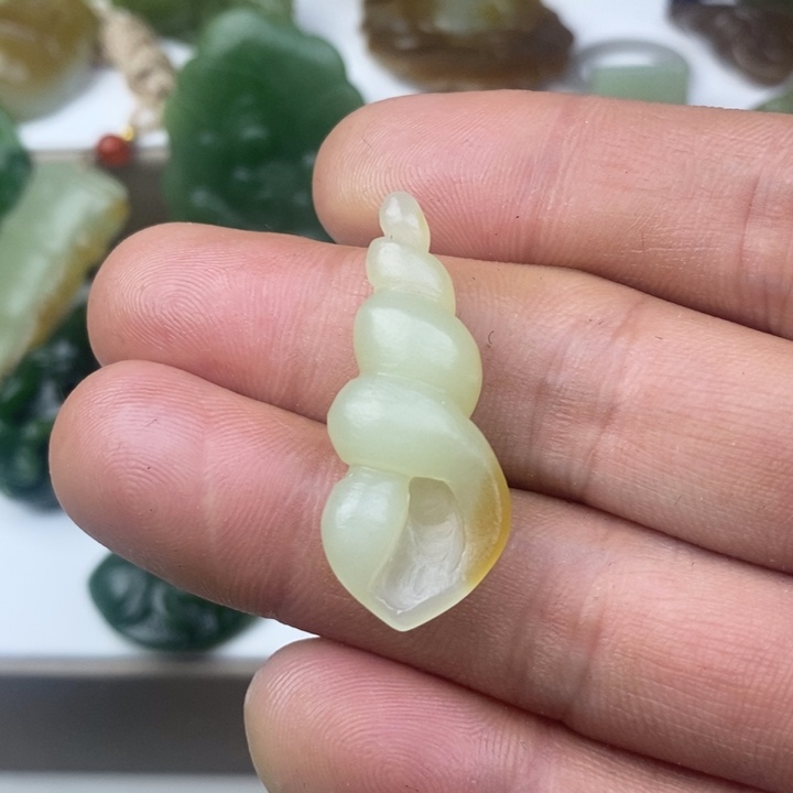 和田玉（糖玉）未镶嵌颈饰