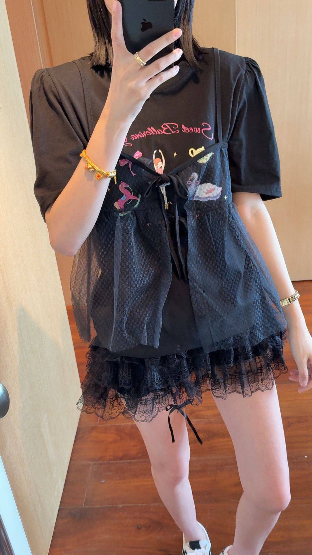 【张静芝】 夏季新品~可爱卡通跳舞女孩印花拼系带网纱假两件T恤