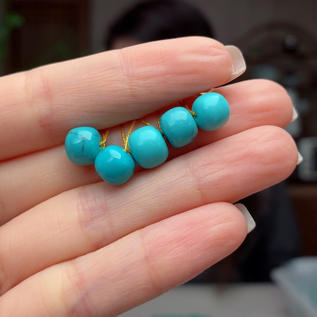 改***正绿松石未镶嵌珠宝奇石