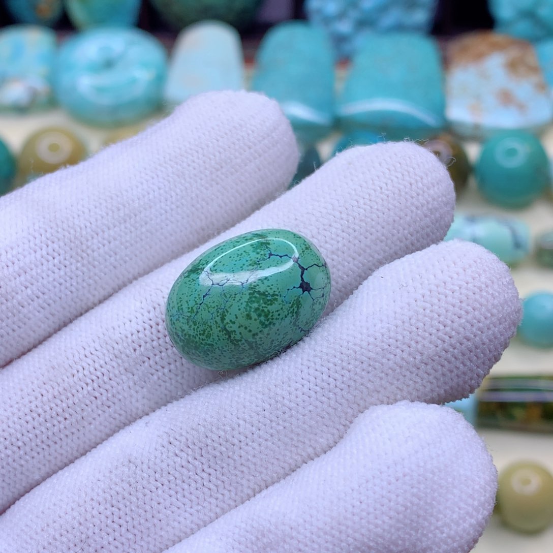 绿松石颈饰未镶嵌