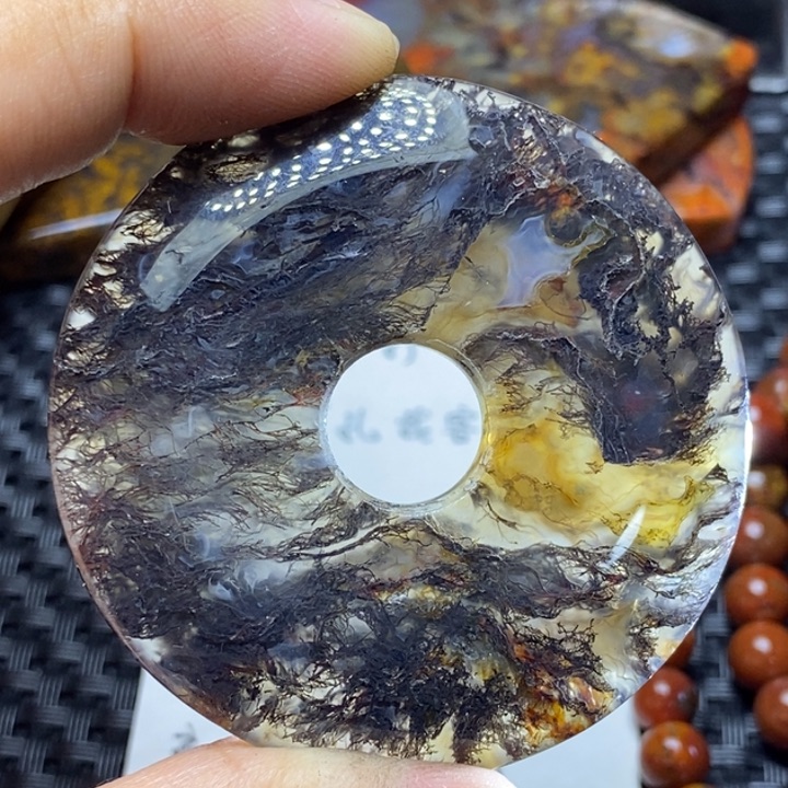 玛瑙/玉髓颈饰未镶嵌三**圣