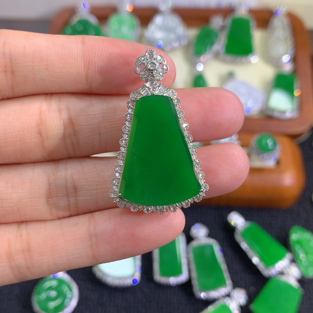 清***·翡翠18K金镶嵌吊坠(不含链)无事牌