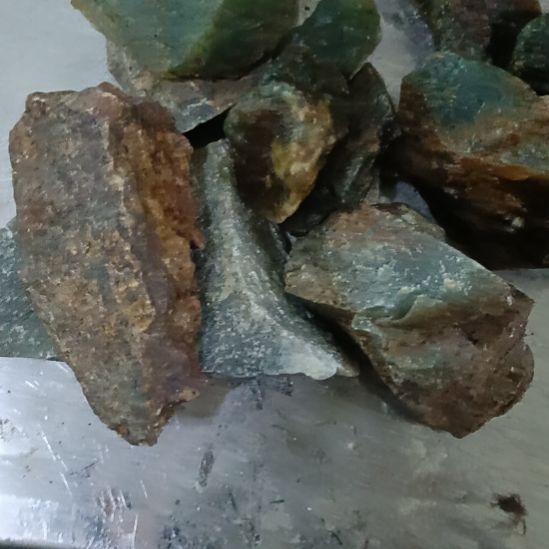 未镶嵌蛇纹石玉珠宝奇石