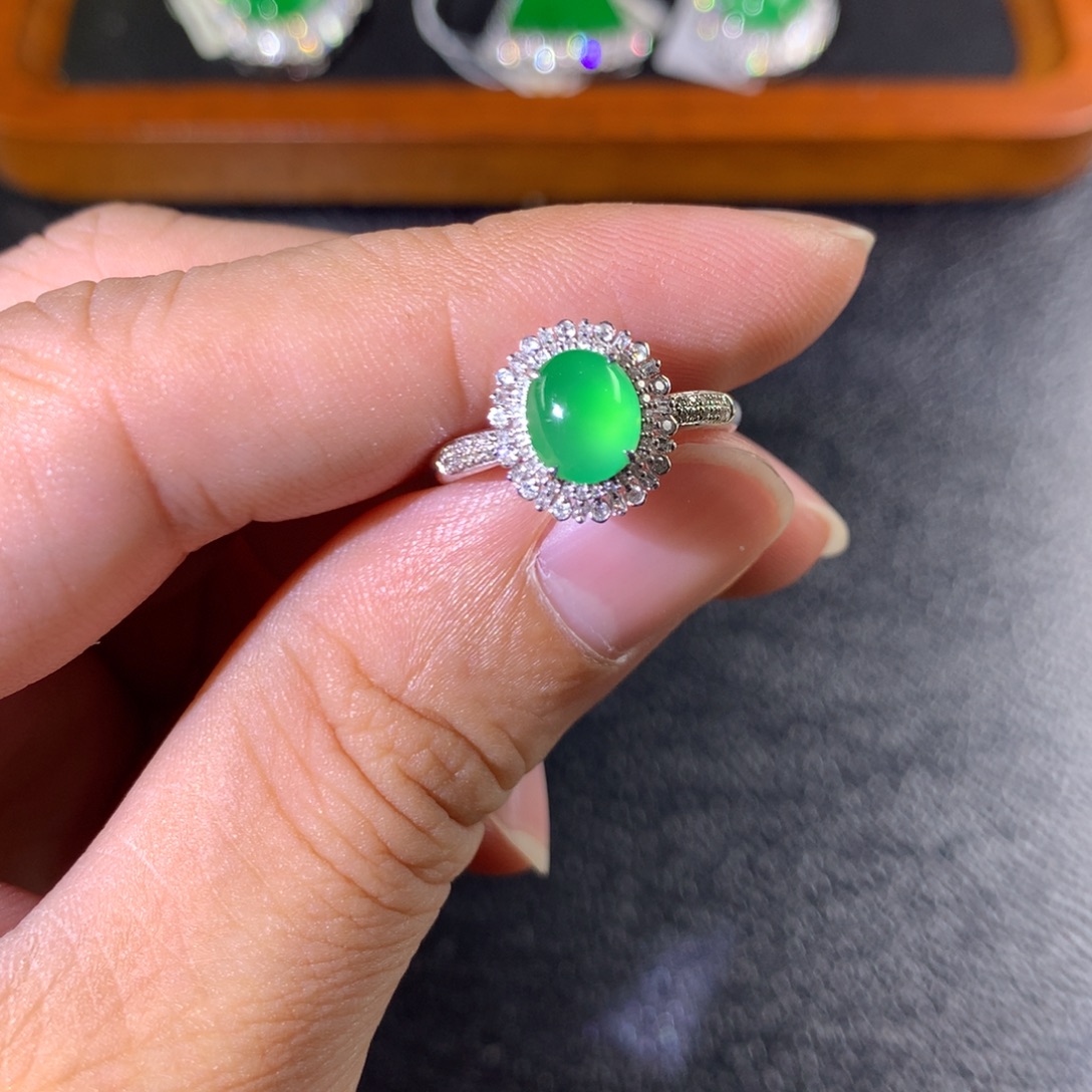 ****滴翡翠18K金镶嵌戒指翡翠