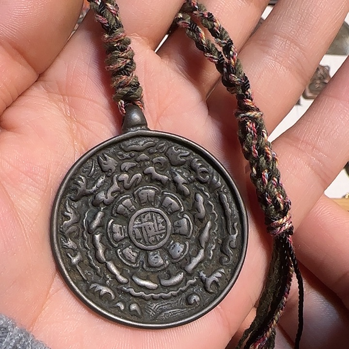 我***拍…………………………………………