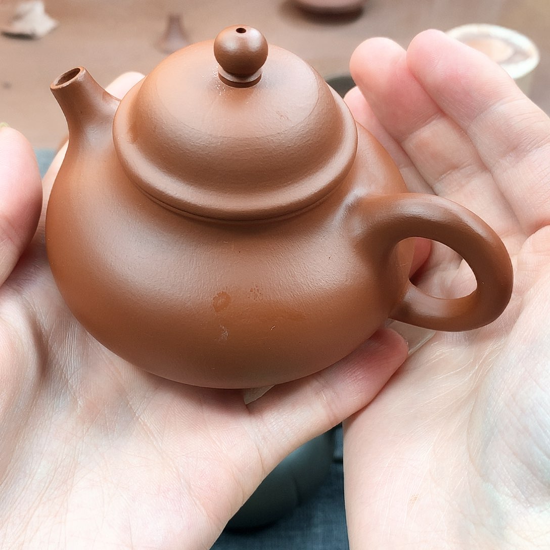 茶壶紫砂容天 朱泥