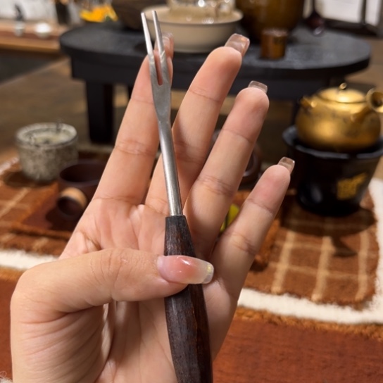 景德镇鱼和熊手工陶艺