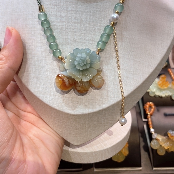 蛇纹石玉未镶嵌吊坠(赠链)