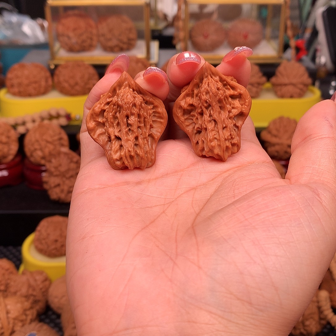 文玩核桃吊坠小鸟