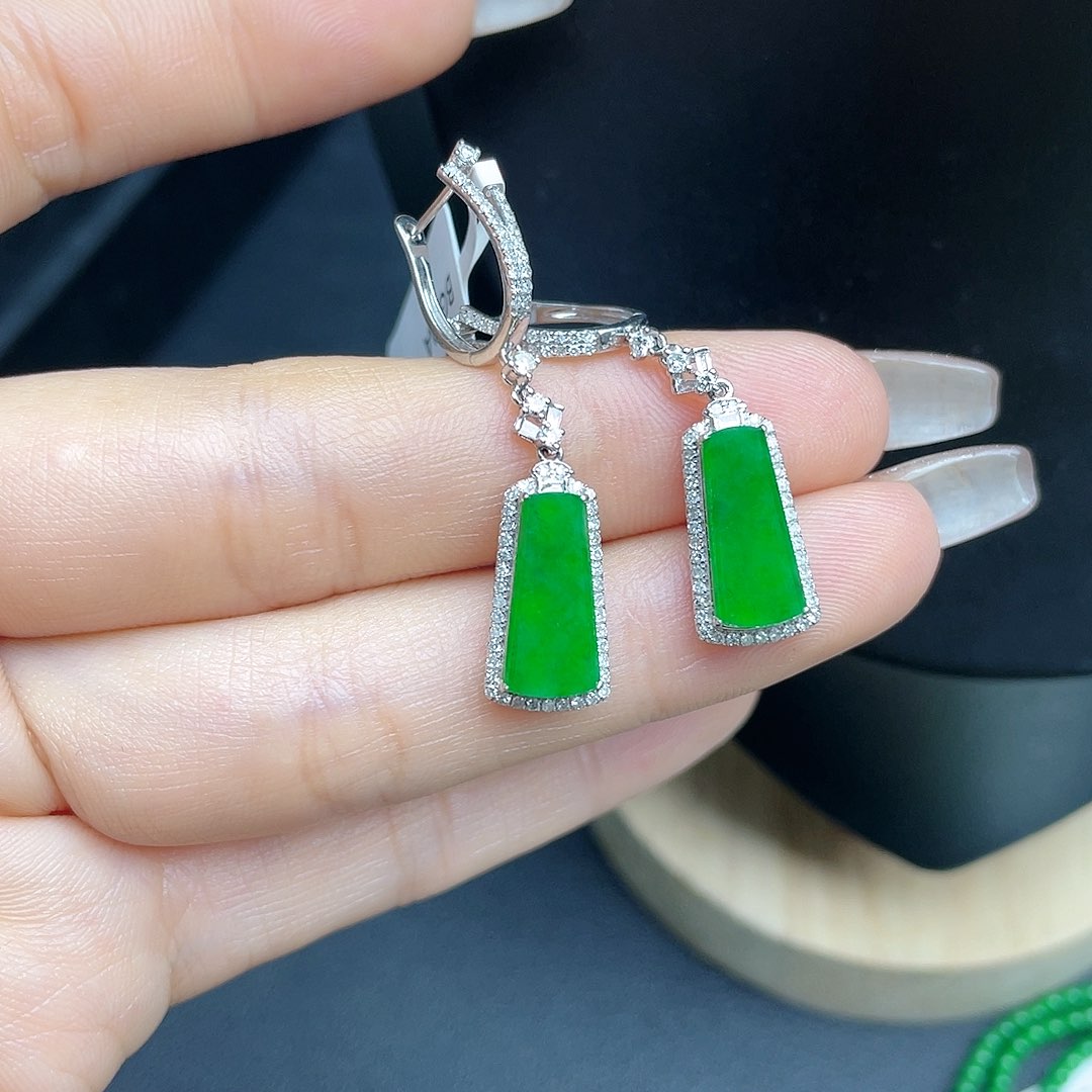 翡翠颈饰18K金镶嵌回流