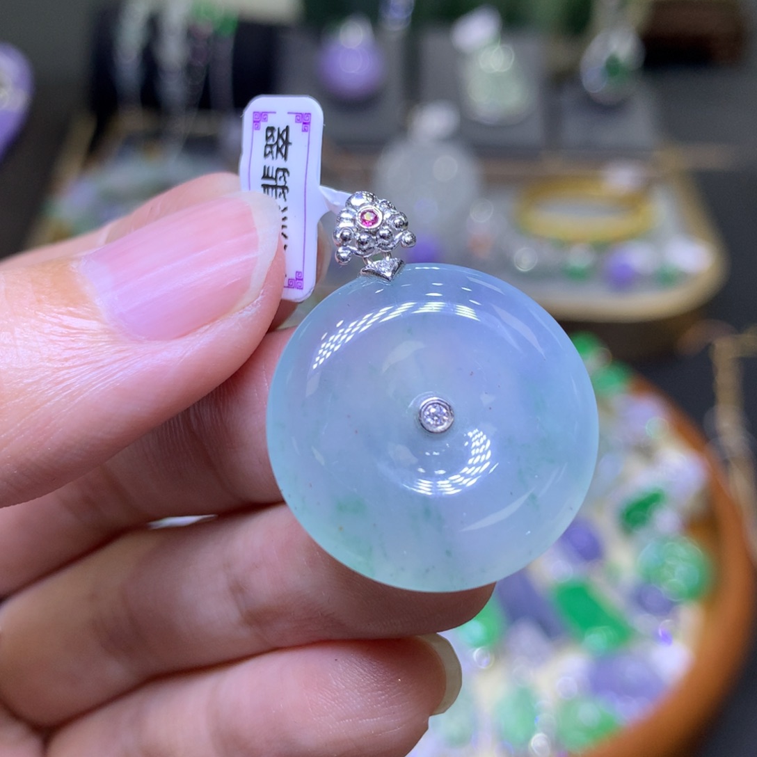 翡翠18K金镶嵌颈饰翡翠吊坠项链
