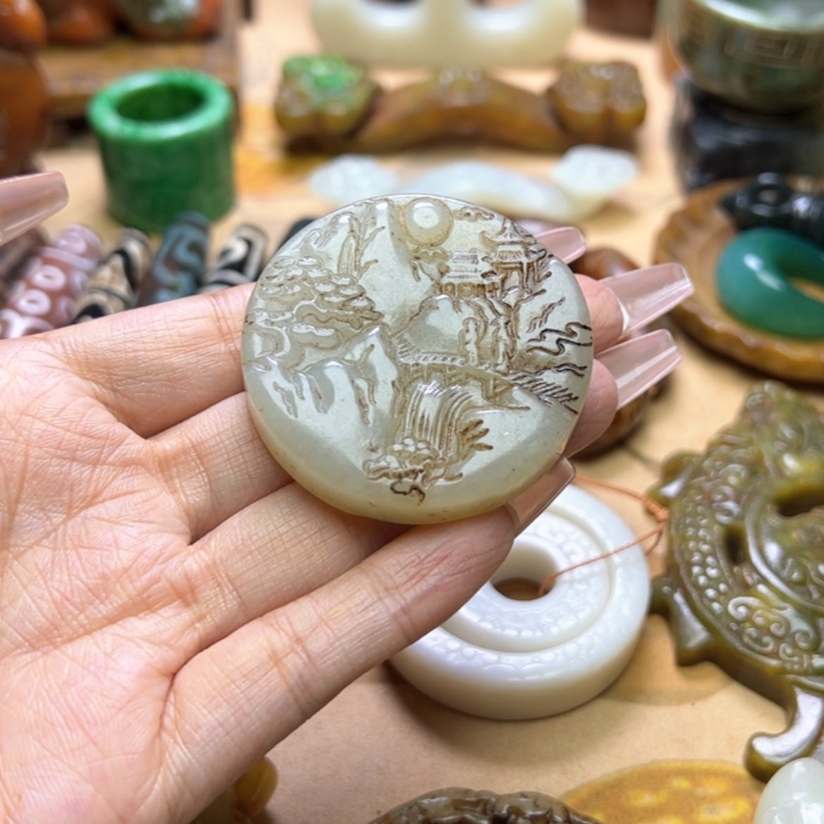 【闪购商品】蛇纹石玉颈饰未镶嵌