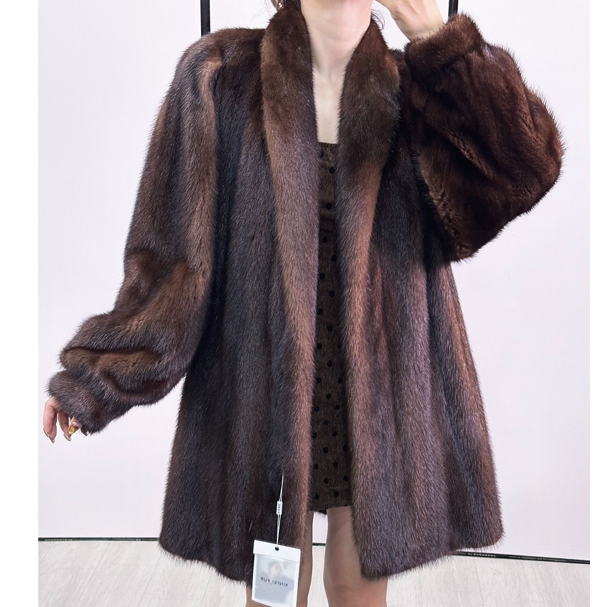 F139，2XL，深咖啡色全抽刀青果领收口袖水貂外套
