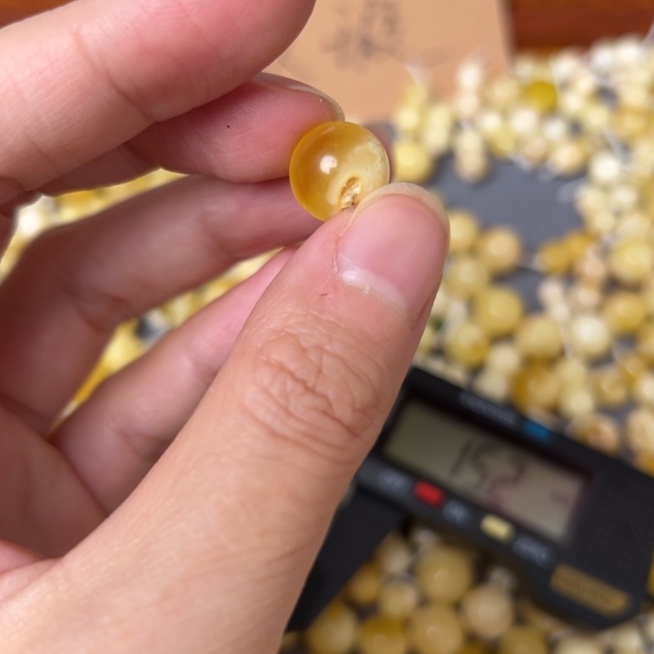 蜜蜡未镶嵌裸石11.5mm一个