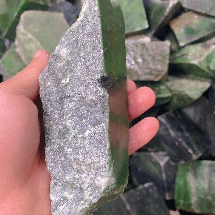 和田玉未镶嵌珠宝半成品