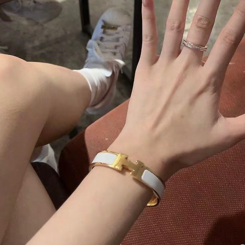 95新 Hermes/爱马仕 爱马仕  白色珐琅H扣 手镯