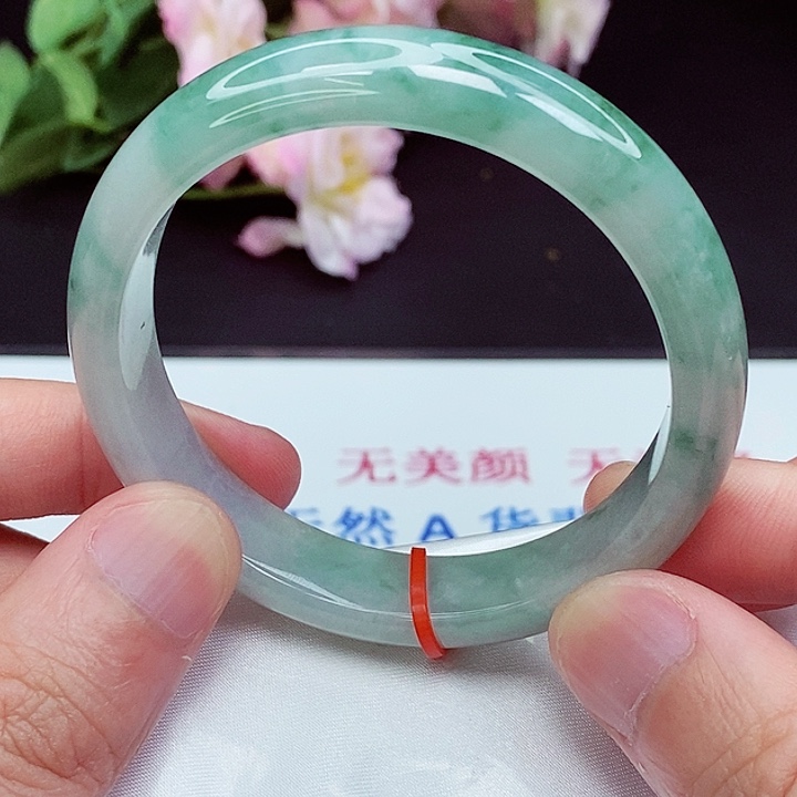 翡翠手镯未镶嵌58圈