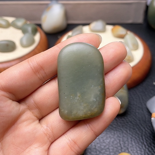 和田玉颈饰未镶嵌25