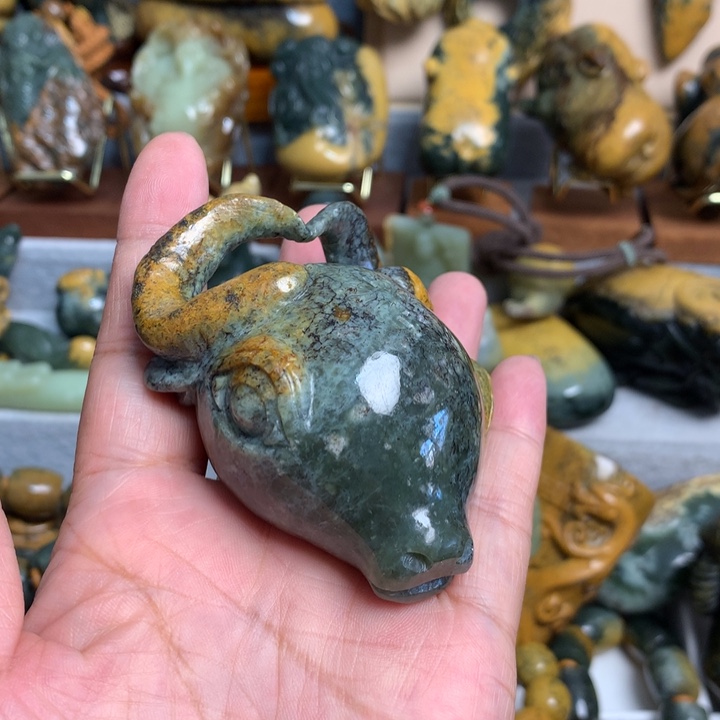 岫岩河磨玉（透闪石质玉）手把件未镶嵌