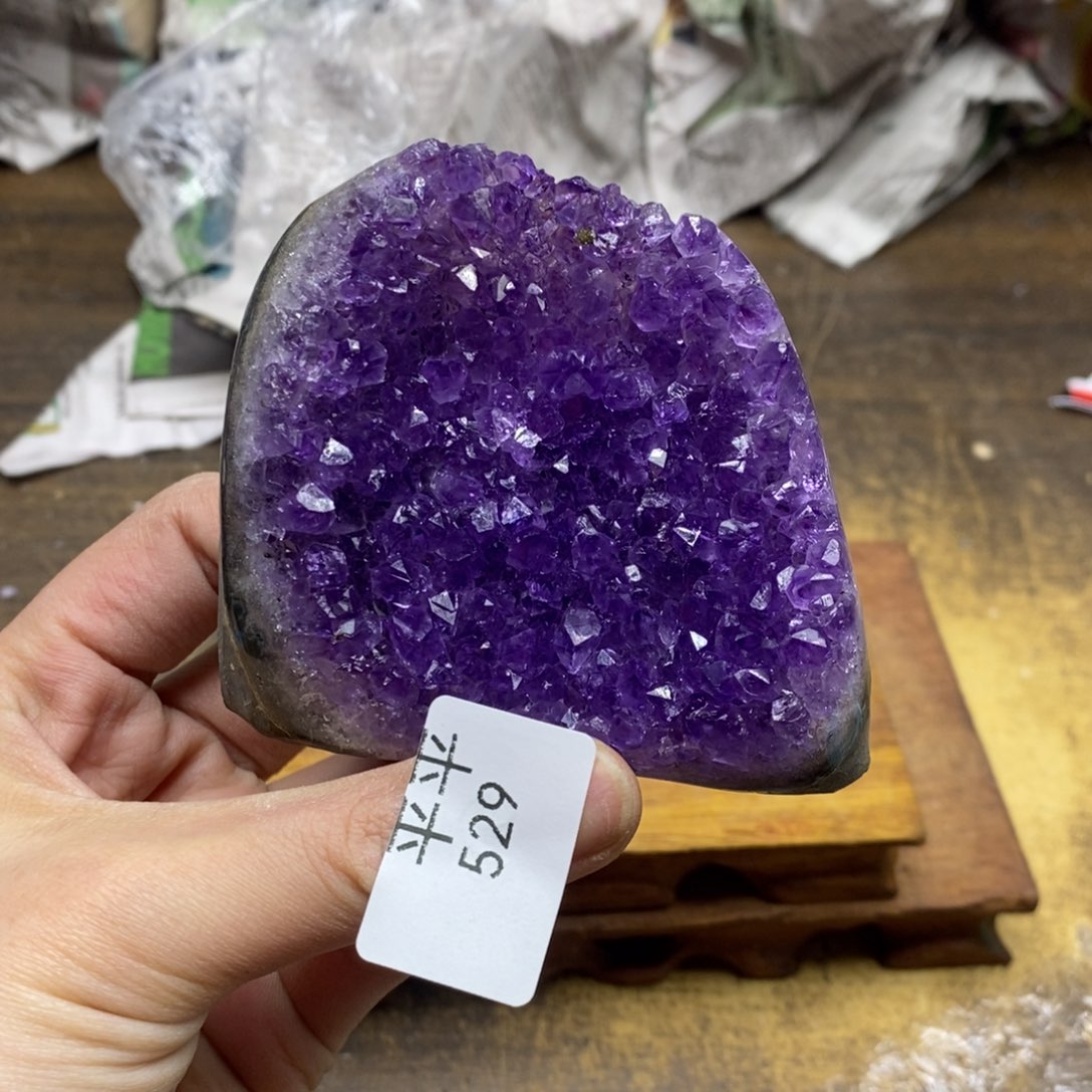 紫晶乌拉圭未镶嵌