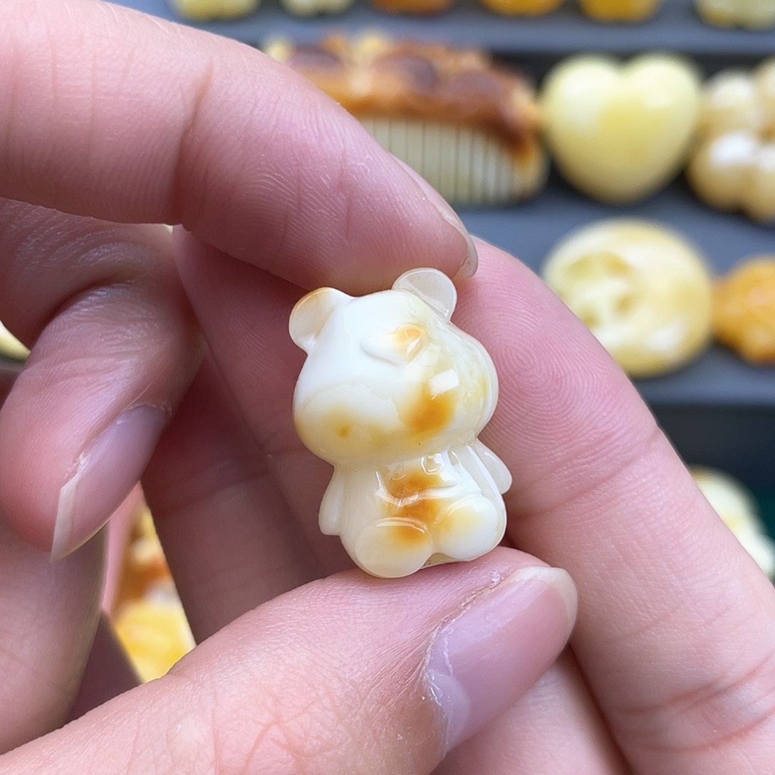 琥珀裸石未镶嵌蜜蜡