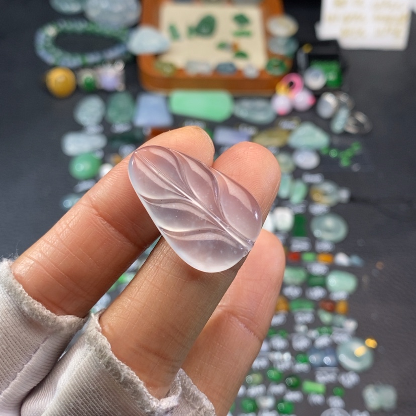 【闪购商品】翡翠挂件未镶嵌叶子