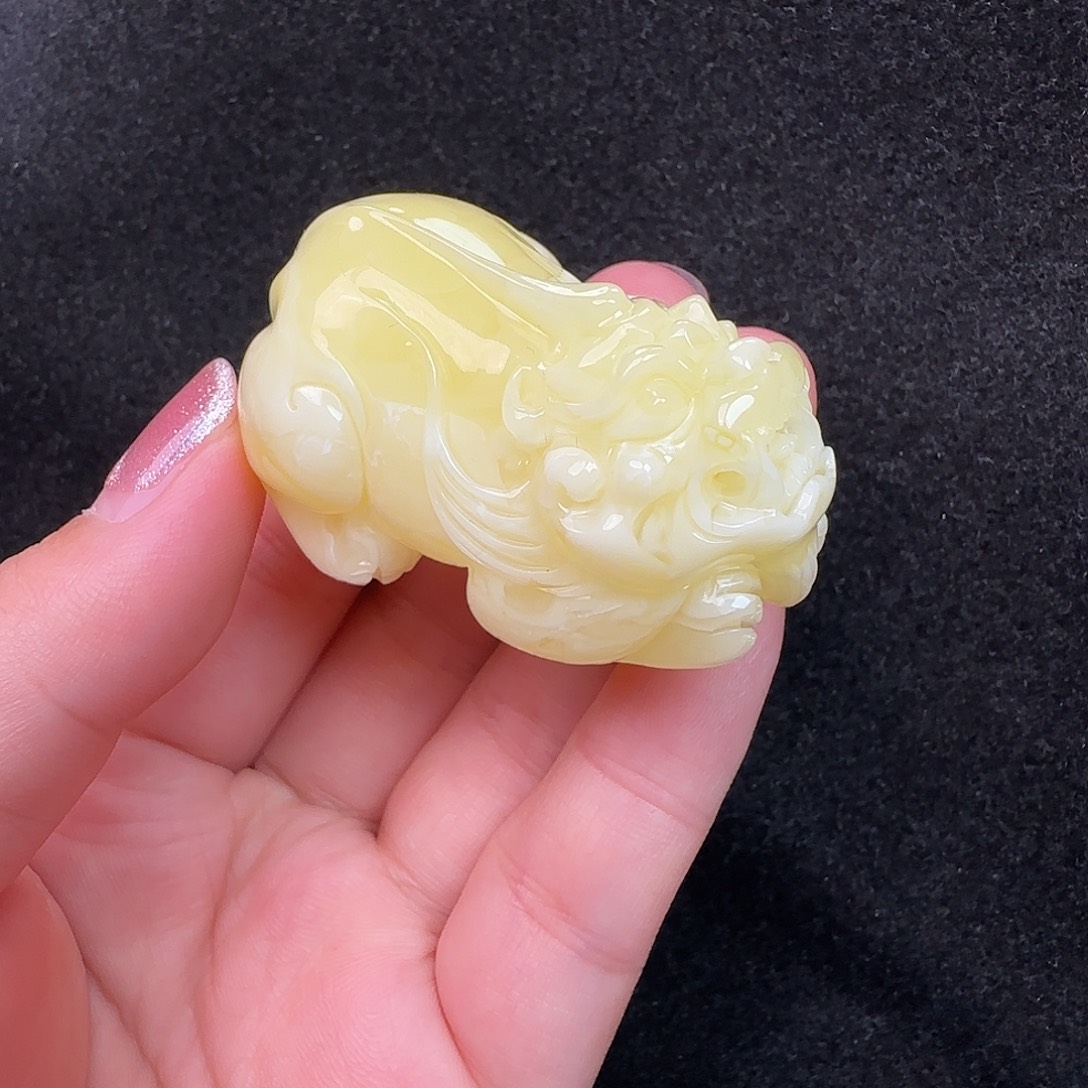 蜜蜡未镶嵌珠宝奇石