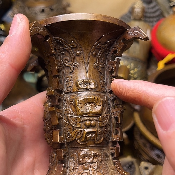 精美铜器批发档口