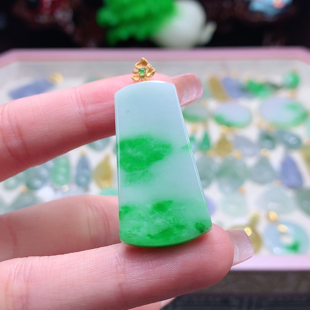 翡翠未镶嵌颈饰翡翠