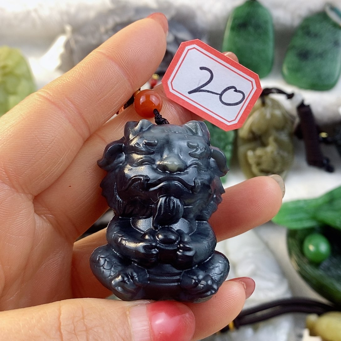 和田玉（糖玉）颈饰未镶嵌