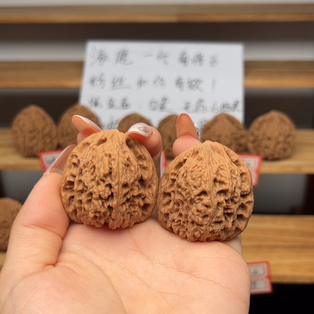 正***吾文玩核桃吊坠涿鹿南疆39三角