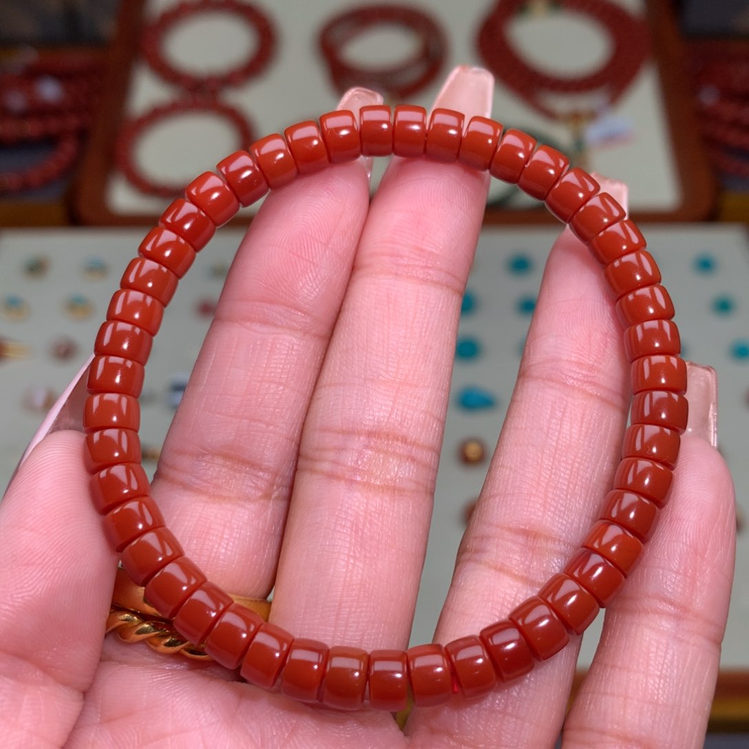 南红玛瑙颈饰未镶嵌