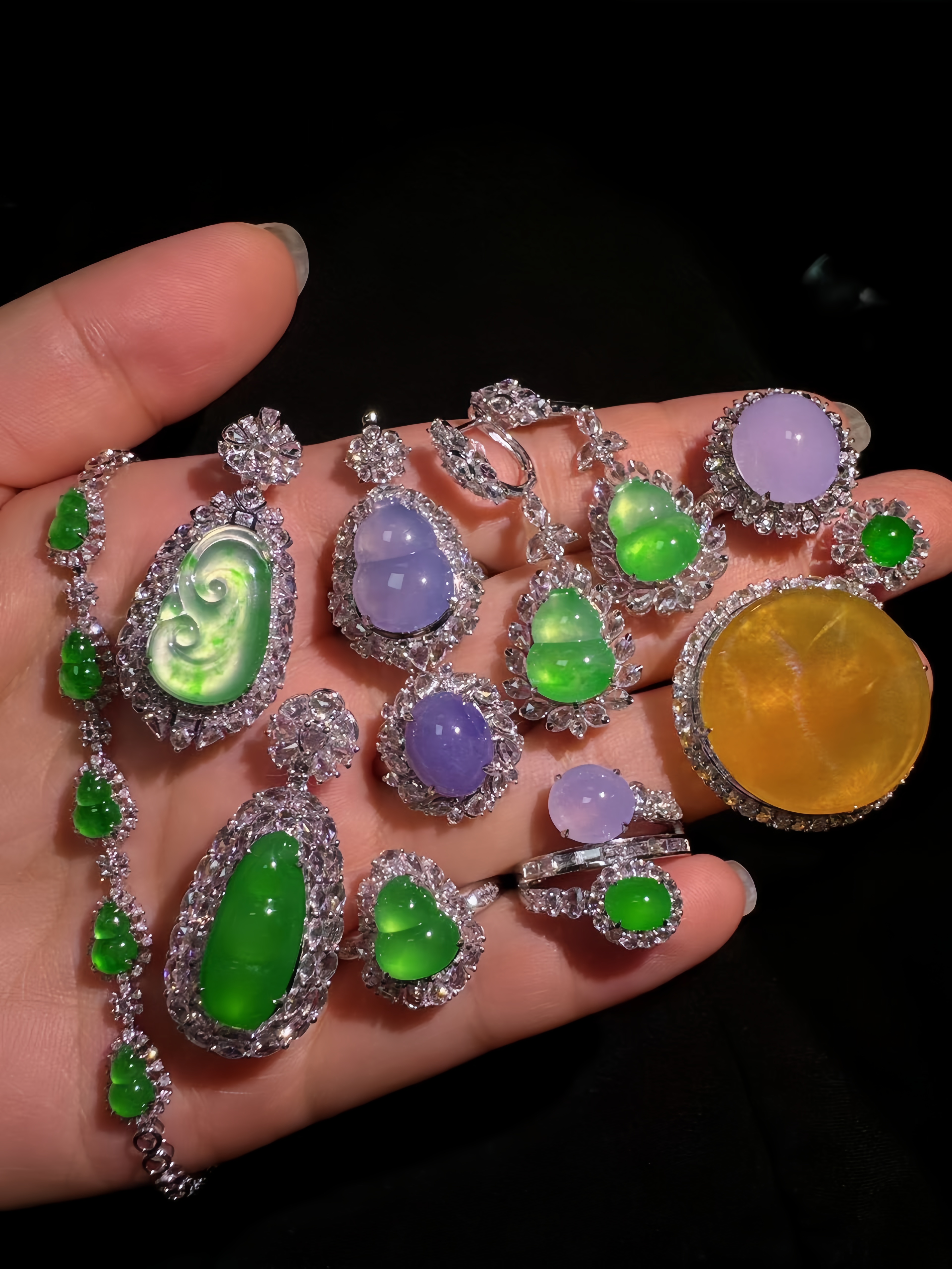 时尚精品吊坠+通用改价链接(一物一拍 请直播间挑选）