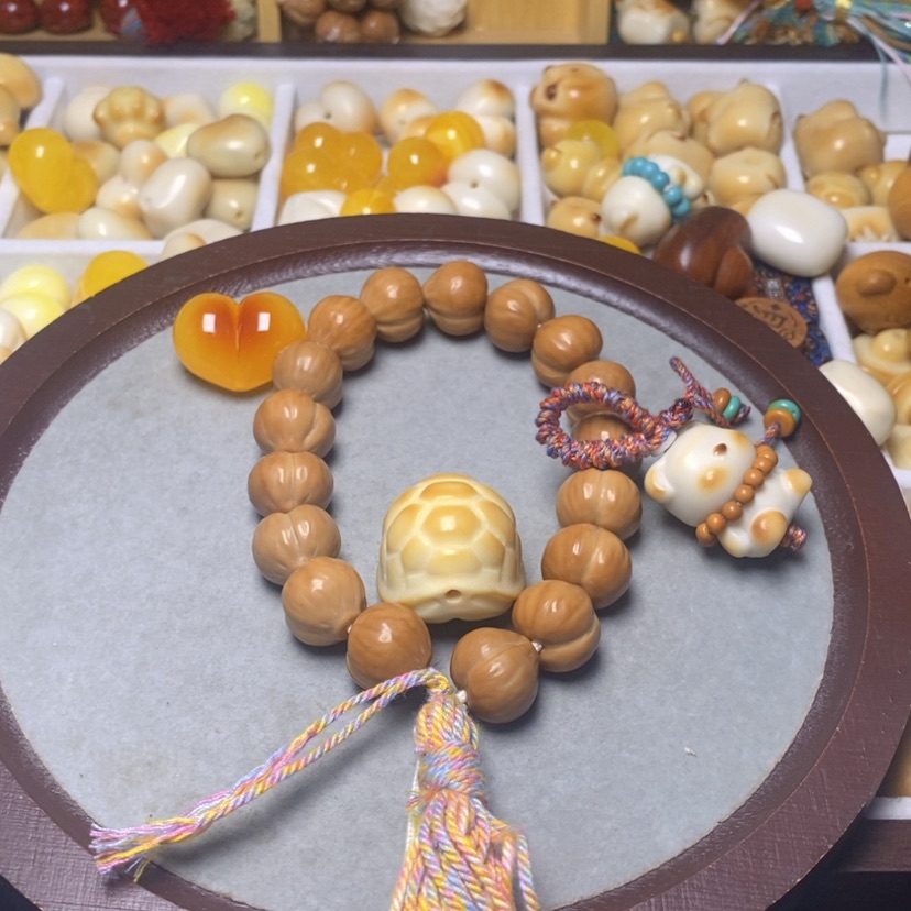 【闪购商品】吊坠猴头核桃李*胖爱心 富家 小熊 流苏