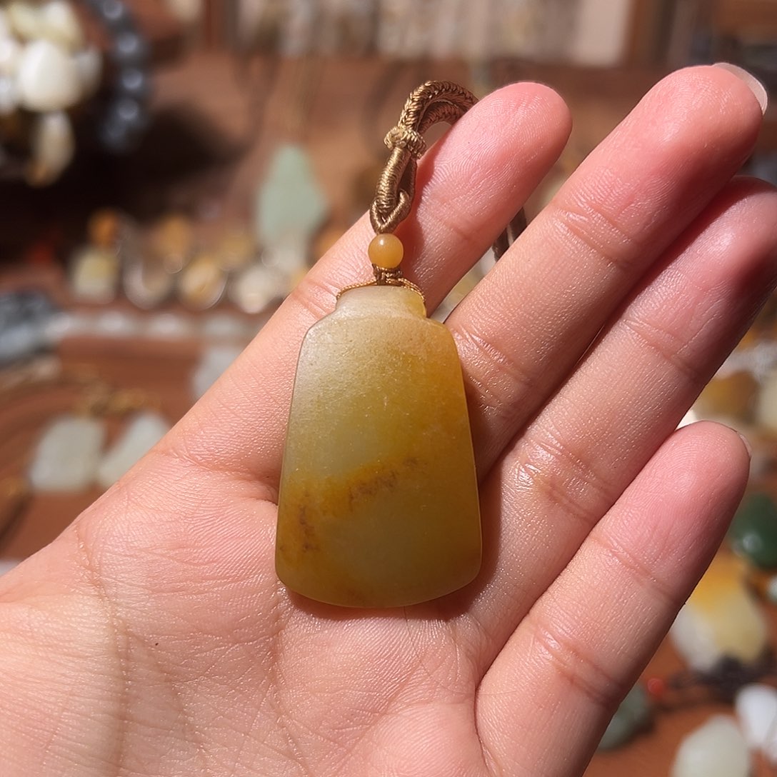 和田玉颈饰未镶嵌