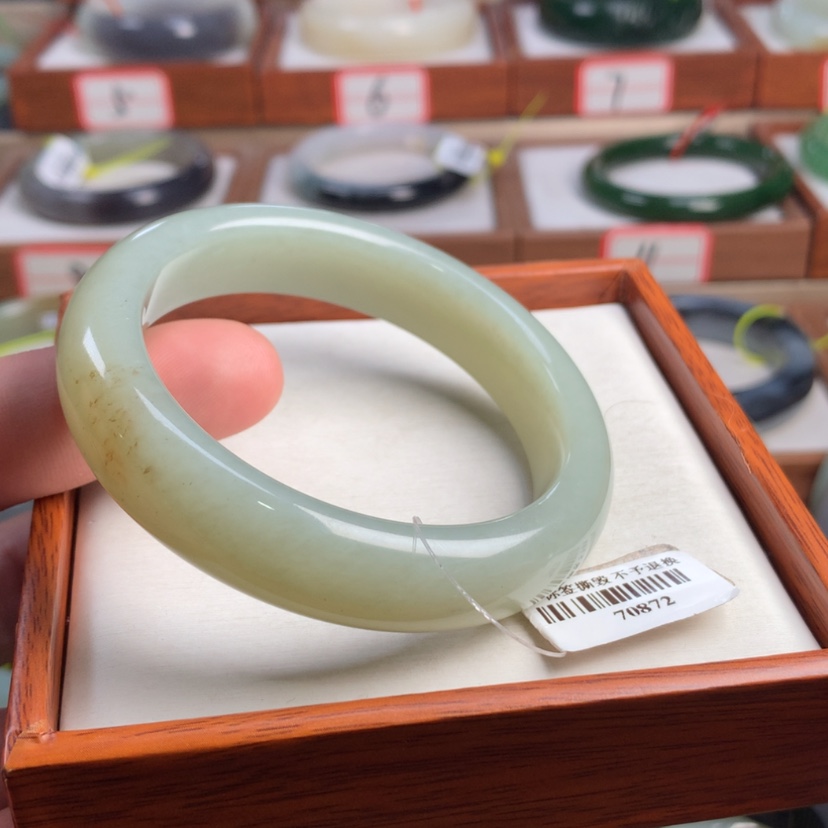 【闪购商品】和田玉手镯未镶嵌57.2