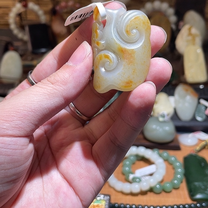 定制和田玉吊坠1520