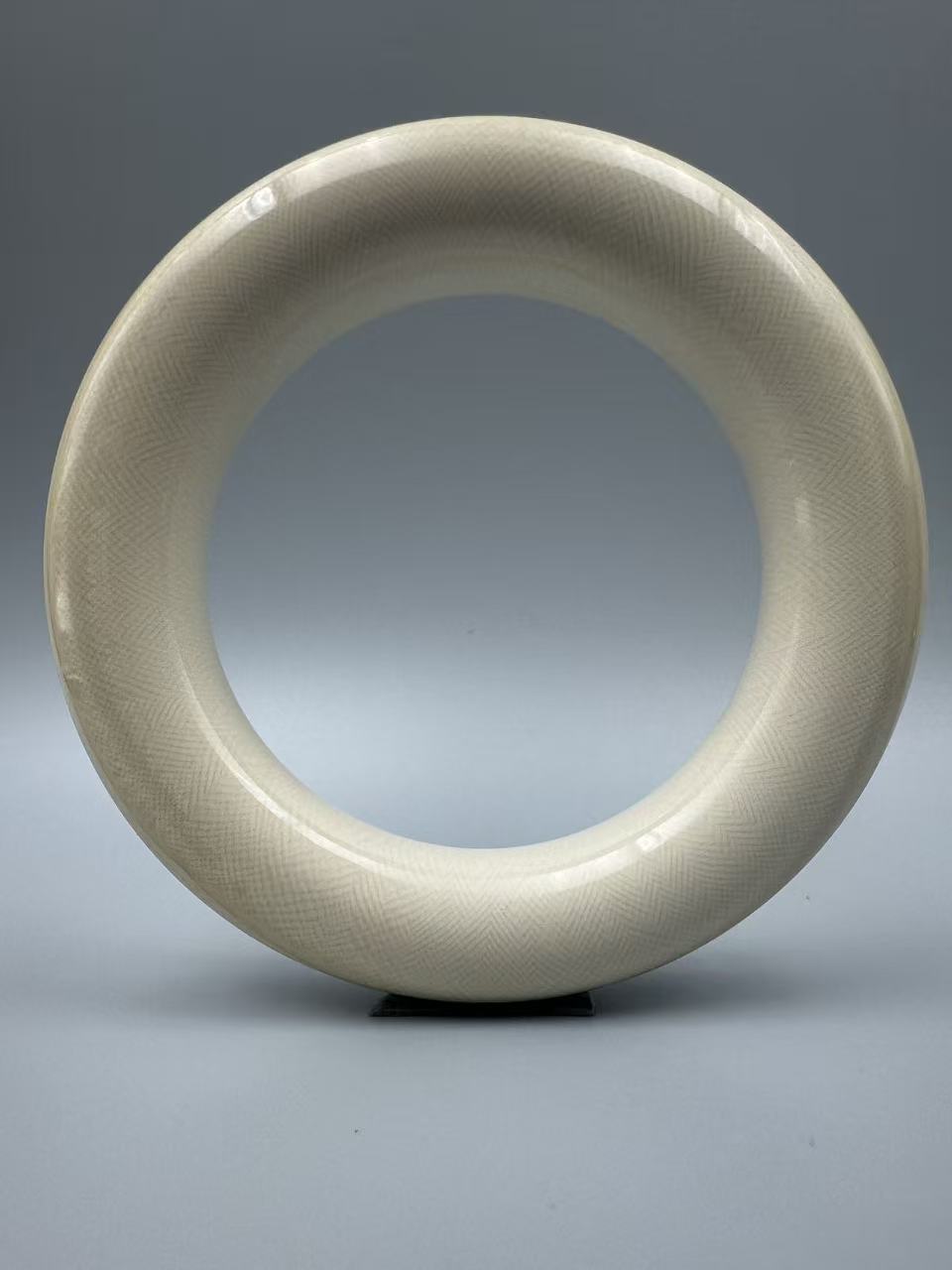 M50581天然猛犸牙满纹芝士皮西藏手镯圆镯男士145.9g 69.7*20mm